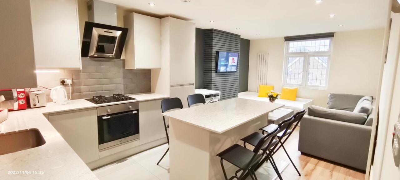 Апартаменты First Floor Flat 1 Northwood Лондон Экстерьер фото
