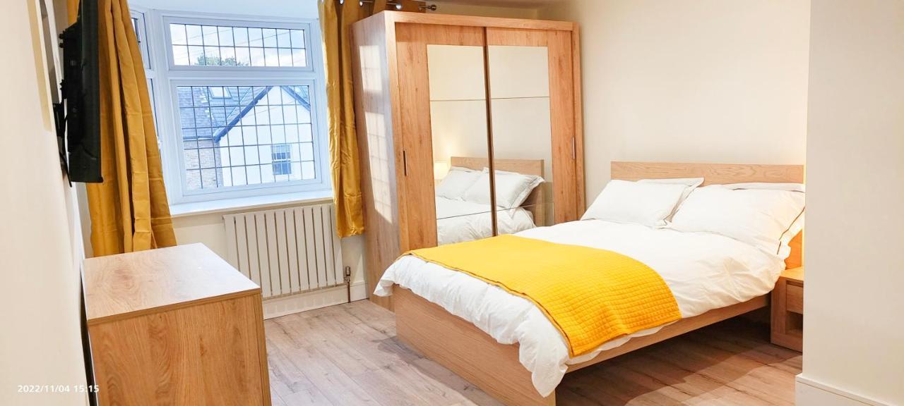 Апартаменты First Floor Flat 1 Northwood Лондон Экстерьер фото